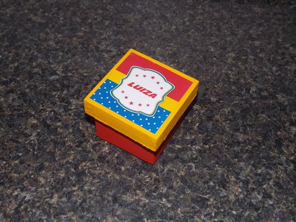 Caixa MDF / Mulher Maravilha / 6x6x5cm