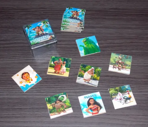 Jogo da Memória / Moana / 8 pares / Caixa de Acrílico