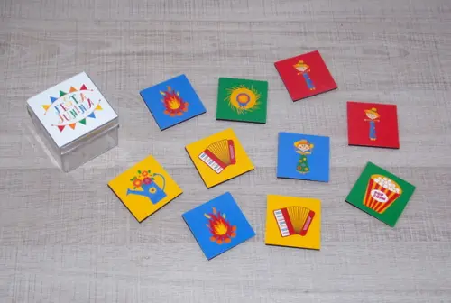 Jogo da Memória Festa Junina (Caixa de Acrílico)