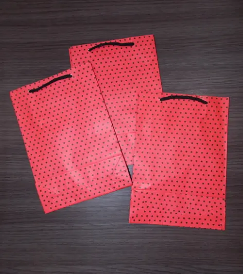 Sacola de Brindes (vermelho e poa preto)
