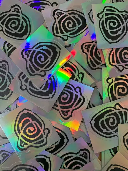 100 Sticker Adesivo Vinil Holográfico Arco Íris 5x5cm