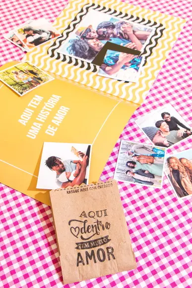 Álbum de Figurinhas Presente Criativo Família