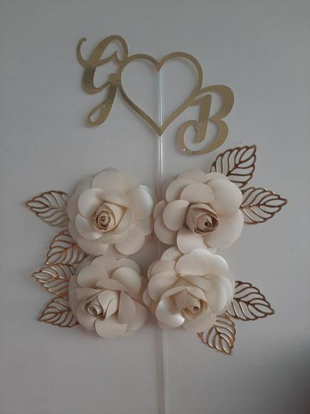 Topo de Bolo Rosa e Coração Dourado