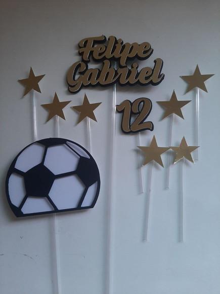Topo de Bolo Futebol Dourado Camadas