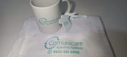 Caneca + Toalha Brinde Corporativo com Sua Marca