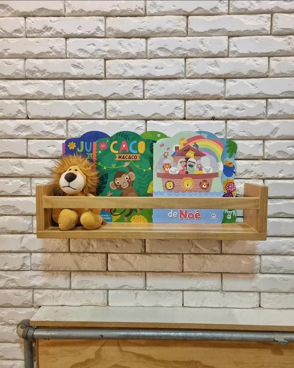 Prateleira Porta Livros em Madeira Nobre de Tauari