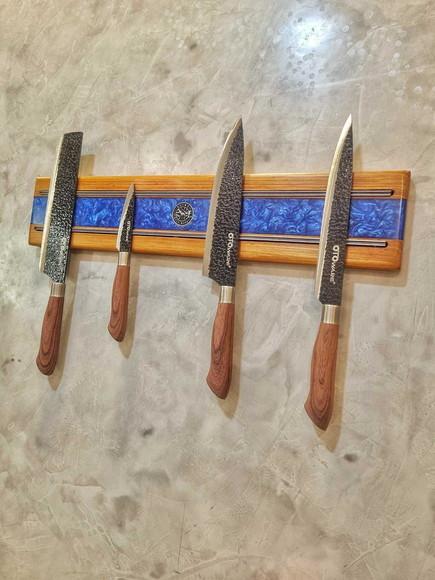 Holder Magnético de Facas Madeira Nobre Tauari Resina Azul