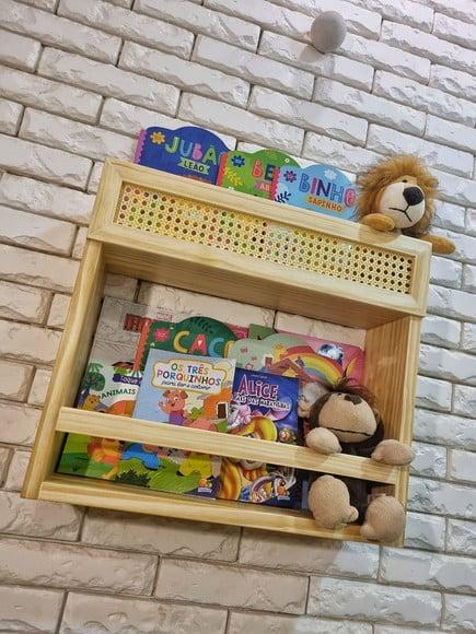 Prateleira de Livros com Palhinha Indiana e Dois Andares