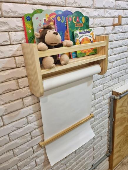 Prateleira de Livros com Suporte para Rolo de Papel e Frauda