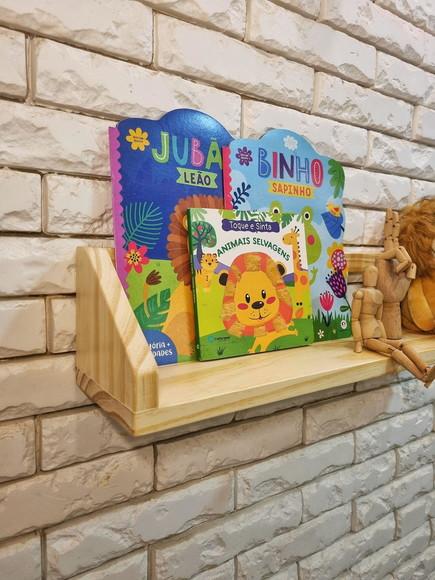 Prateleira de Livros e Decoração Nina Madeira Pinus Montesso