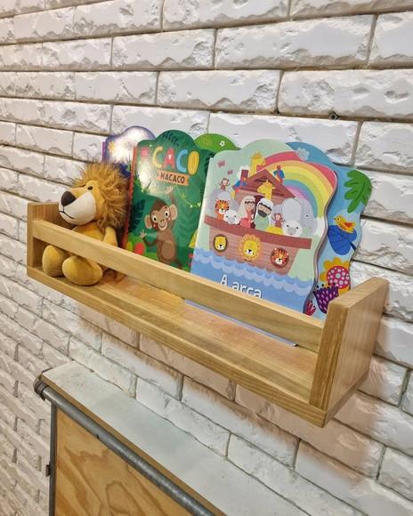 Prateleira Porta Livros em Madeira Nobre de Tauari