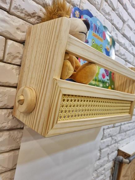 Prateleira Porta Rolo de Papel com Palhinha Indiana Maitê