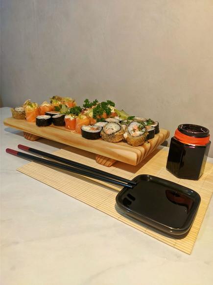 Tábua Gourmet de Servir Sushi e Petiscos Pinus