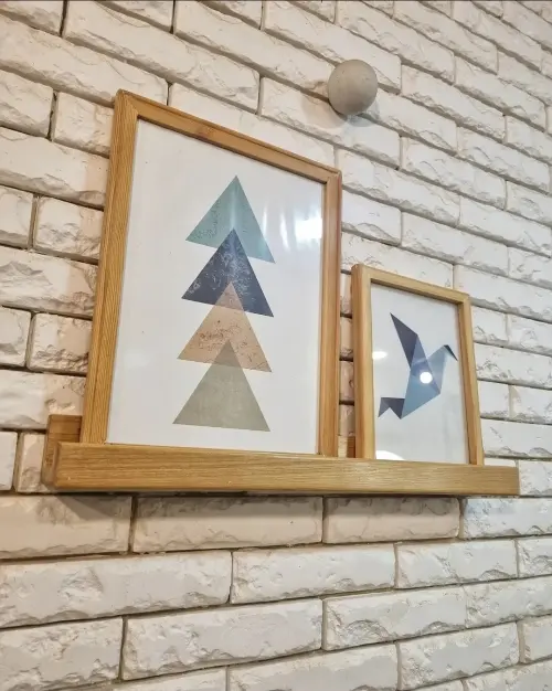 Prateleira Porta Quadros em Madeira Nobre de Tauari