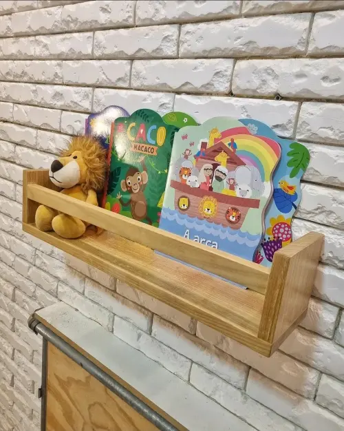 Prateleira Porta Livros em Madeira Nobre de Tauari