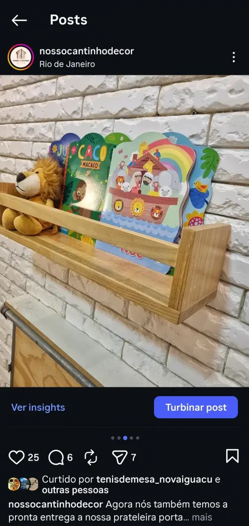 Prateleira Porta Livros em Madeira Nobre de Tauari