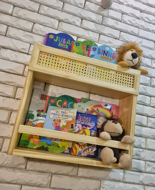Prateleira de Livros com Palhinha Indiana e Dois Andares