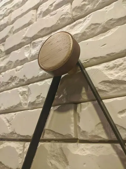 Gancho de Parede Pedurador com Tira de Couro Caramelo