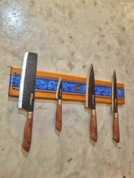 Holder Magnético de Facas Madeira Nobre Tauari Resina Azul