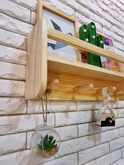 Prateleira de Livros com Ganchos Organizadores Juma