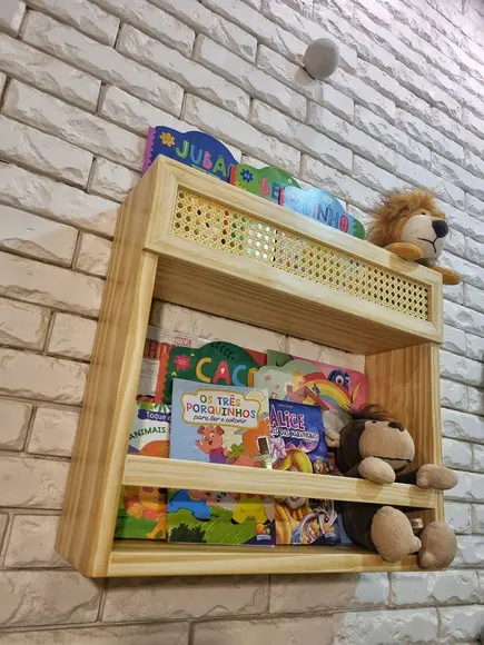 Prateleira de Livros com Palhinha Indiana e Dois Andares