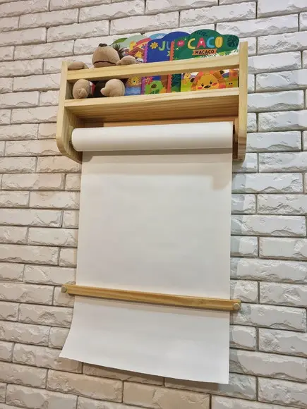 Prateleira de Livros com Suporte para Rolo de Papel e Frauda