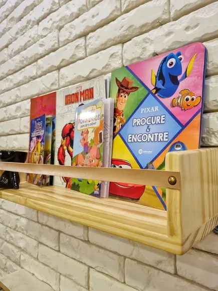 Prateleira de Livros com Tira de Rosa Chá e Madeira de Pinus