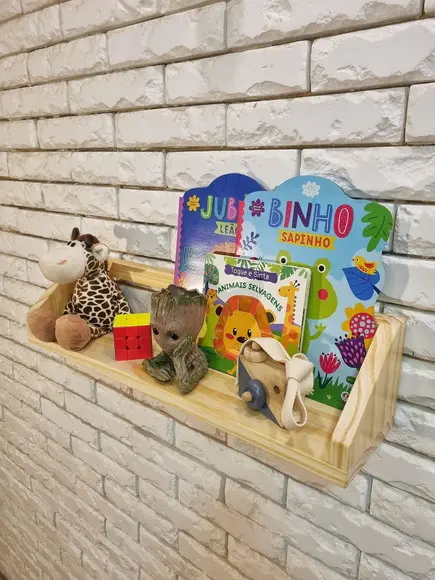 Prateleira de Livros e Decoração Nina Madeira Pinus Montesso