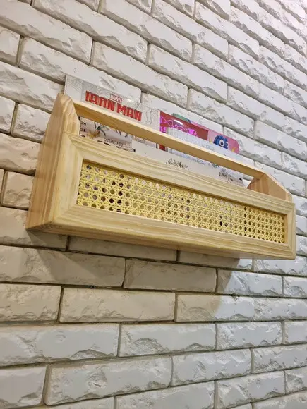 Prateleira de Livros Modelo Casinha Palhinha Indiana Madeira