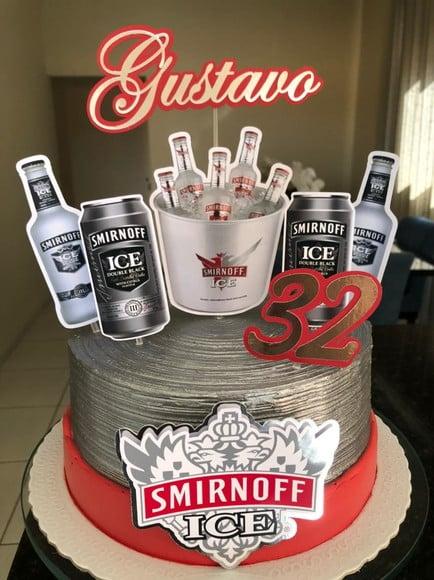Topo de bolo Smirnoff Ice