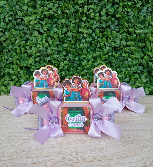 Kit personalizado Encanto Luxo ( 20peças )