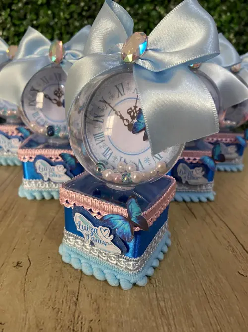 Caixa acrílica com esfera tema Cinderela luxo / Personalizados C
