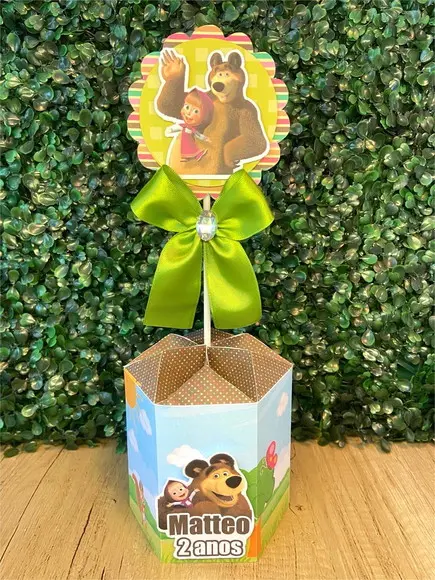 Centro de Mesa Marsha e o Urso