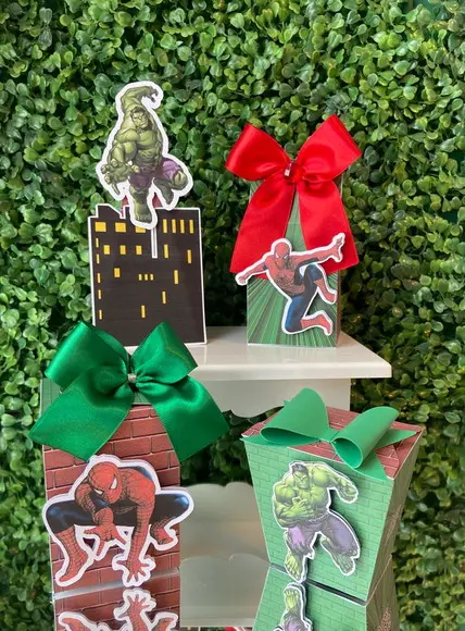 Kit Personalizado Homem Aranha e Hulk (20 Peças)