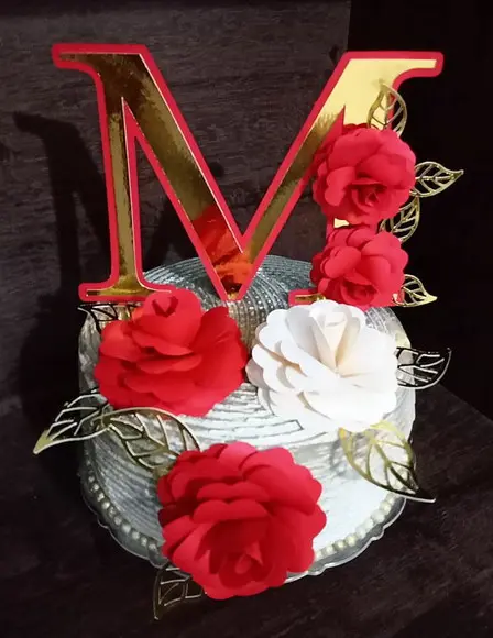 Topo de bolo Letra com flores