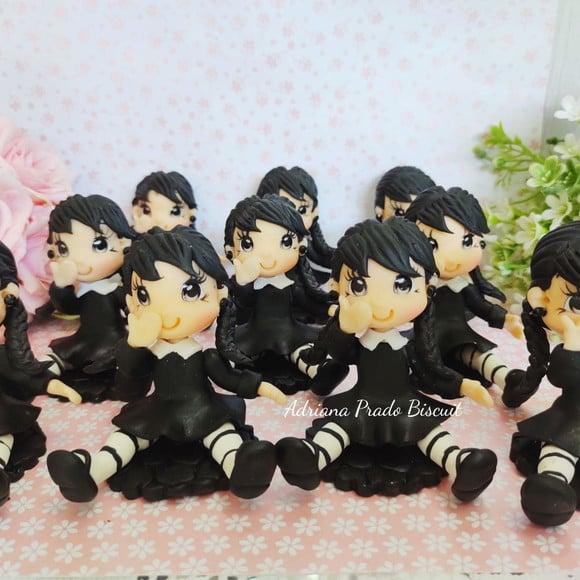 Lembrancinha em Biscuit Tema Wandinha