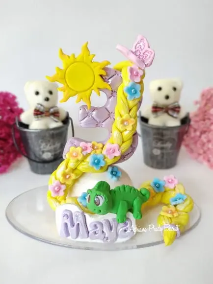 Vela Personalizada em Biscuit Rapunzel