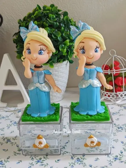 Caixa Acrílica Personalizada Princesas em Biscuit
