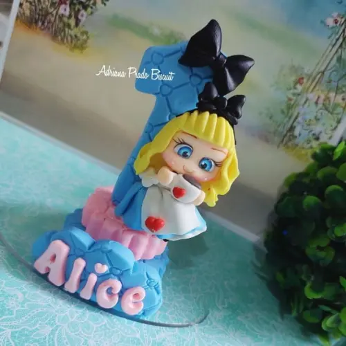 Vela em Biscuit Alice no País das Maravilhas