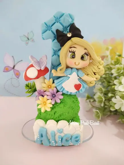 Vela Personalizada em Biscuit Tema Alice no País das Maravil