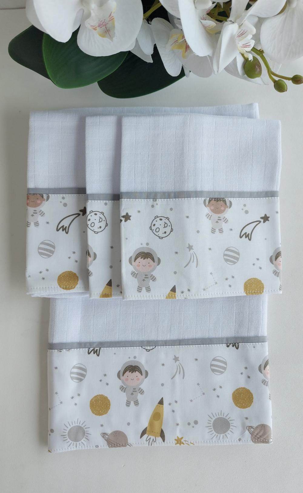 kit fralda grande, ombro e boca tema astronauta