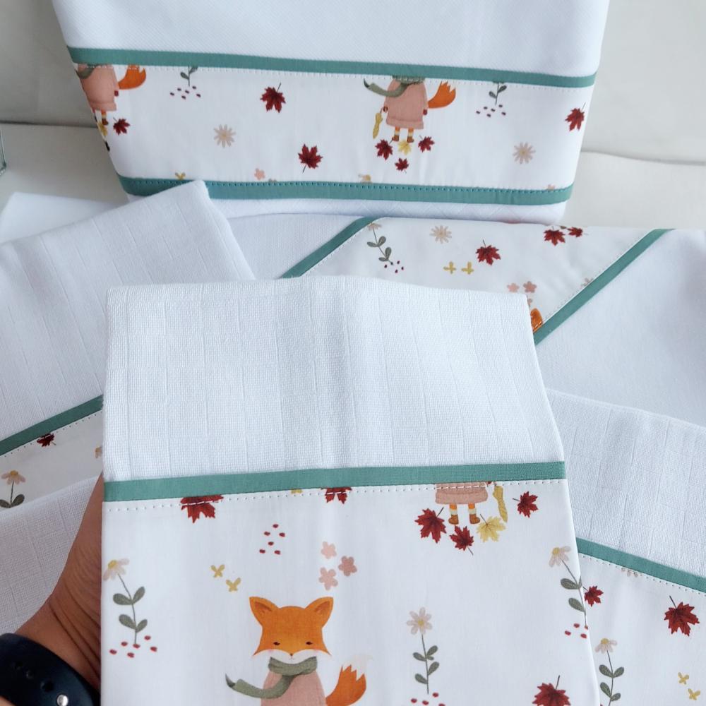 kit de fraldas e toalha fralda com capuz tema raposa