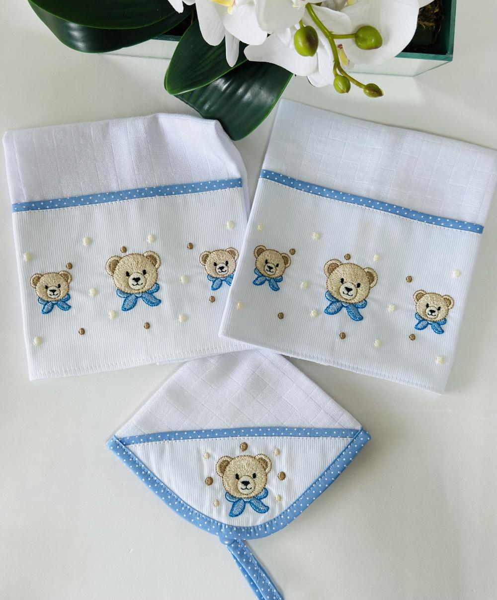 kit de fraldas bordadas tema  ursinho