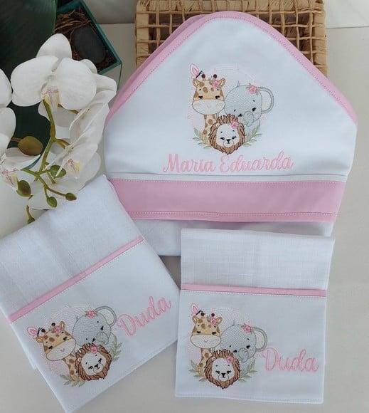 Kit de Fraldas Bordadas Tema Safari Menina Boca e Ombro