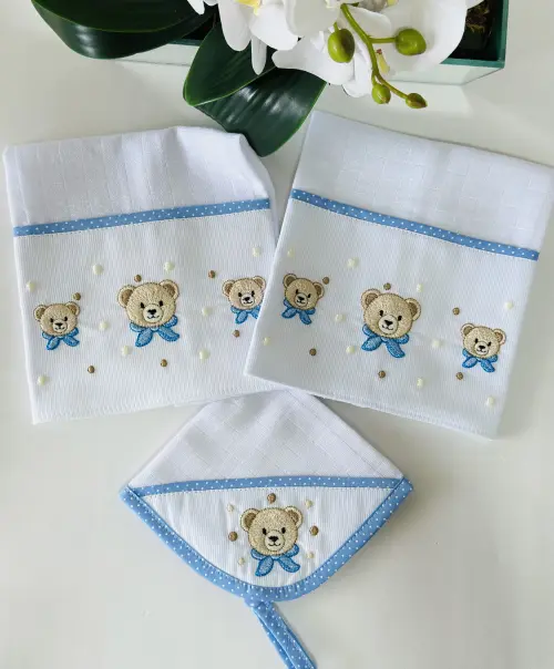 kit de fraldas bordadas tema  ursinho