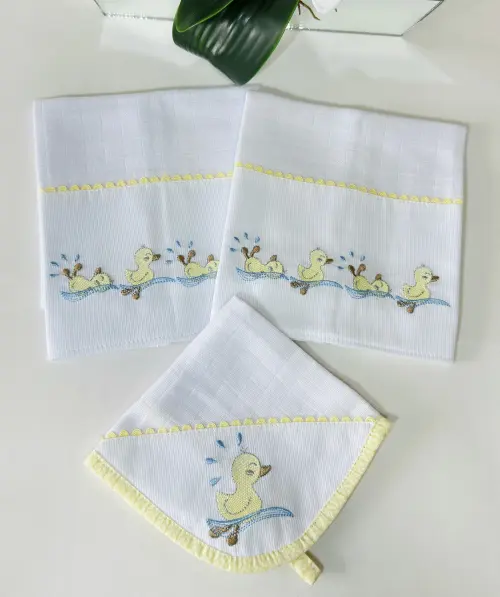 kit de fraldas bordadas tema patinhos