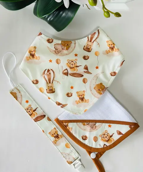 Kit de Babador com Fralda e Prendedor de Chupeta