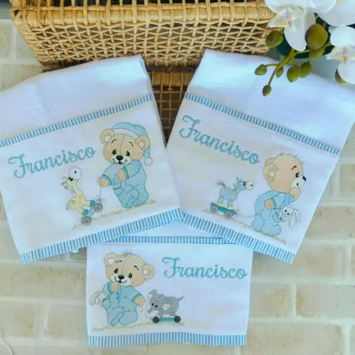 Kit de Fraldas Bordadas