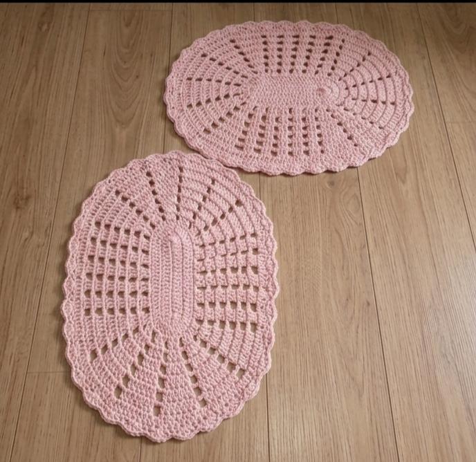 Kit 2 Peças Parzinho Tapete de Crochê Oval - 50cm x 35cm - Barb