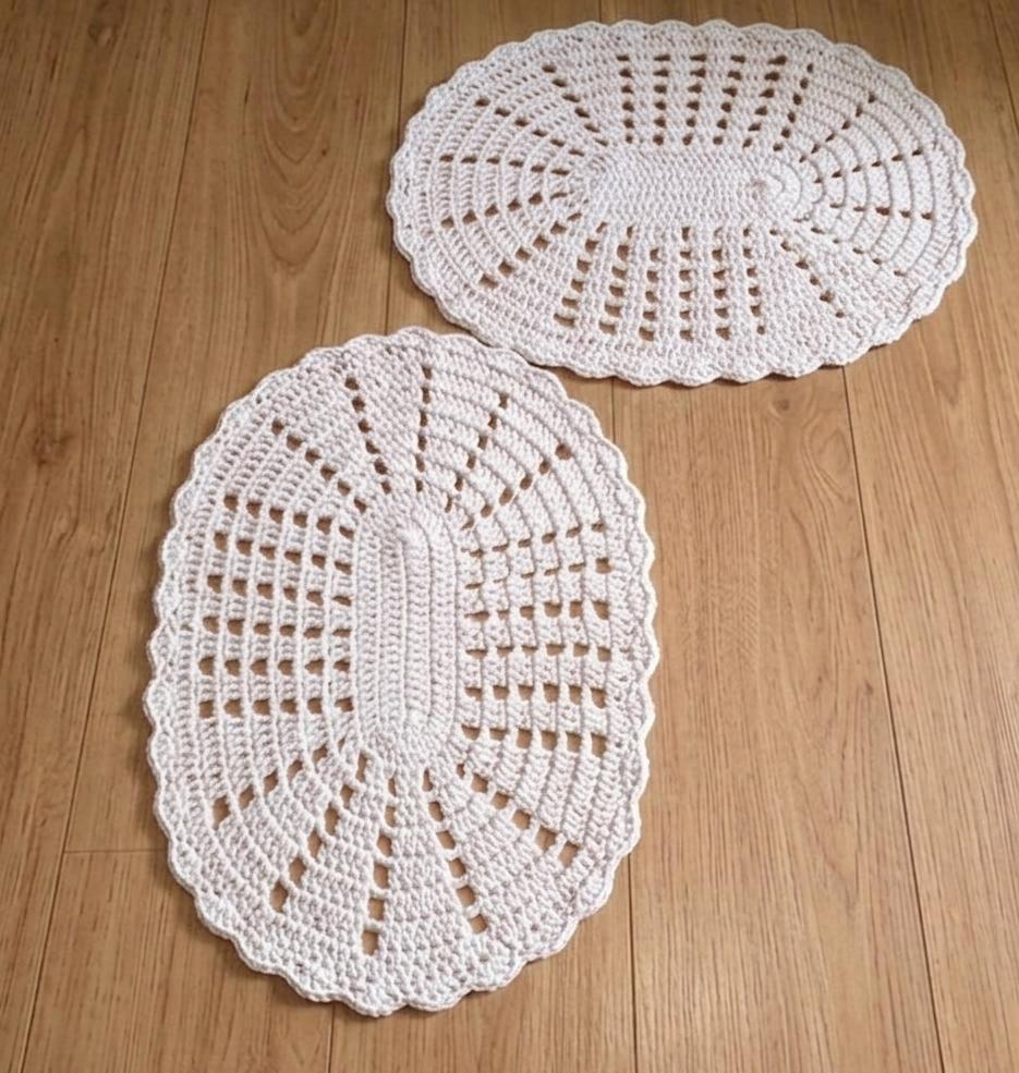 Kit 2 Peças Parzinho Tapete de Crochê Oval - 50cm x 35cm - Barb